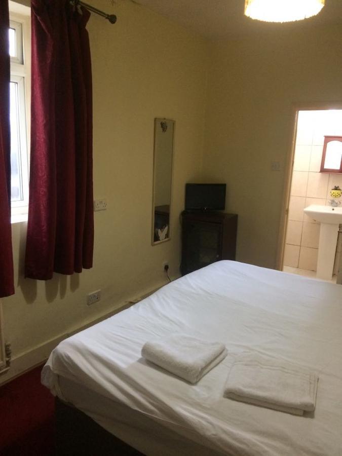 Harrow Bed & Breakfast 해로우 외부 사진