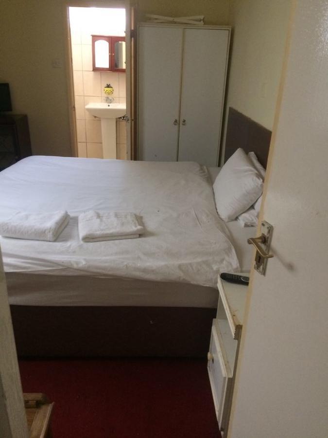 Harrow Bed & Breakfast 해로우 외부 사진